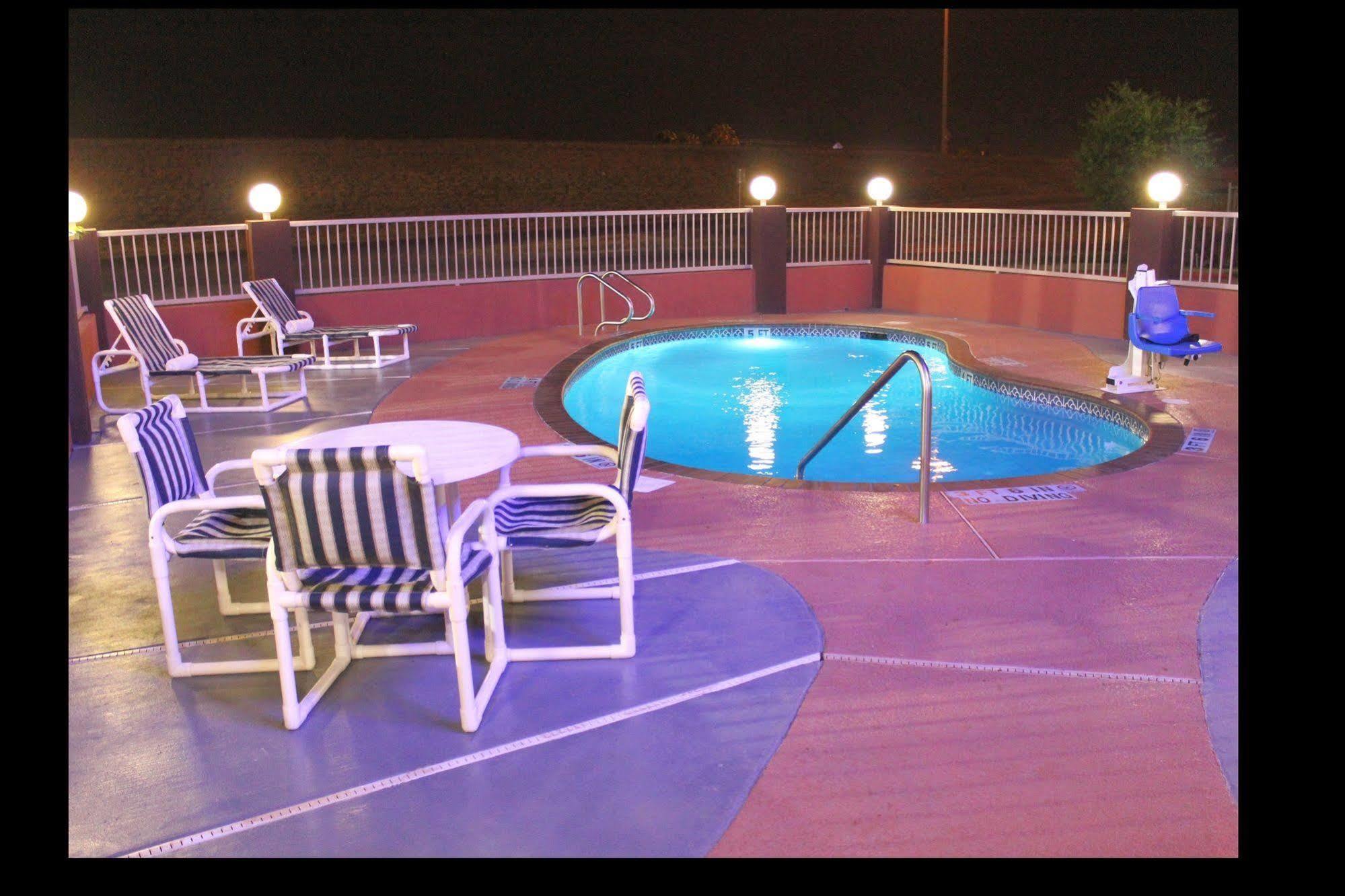 Texas Inn & Suites Mcallen At La Plaza Mall And Airport Exterior photo