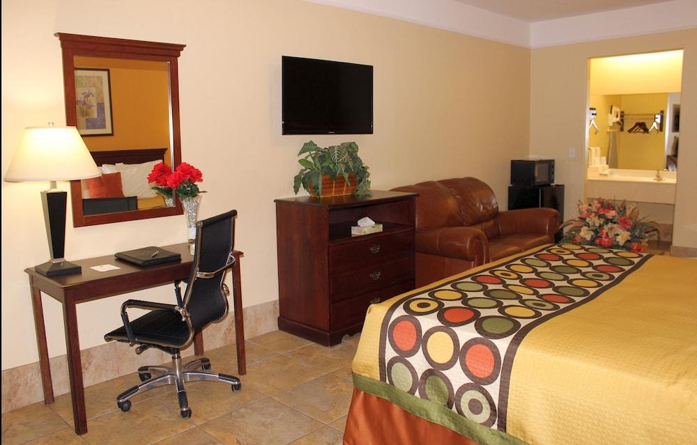 Texas Inn & Suites Mcallen At La Plaza Mall And Airport Exterior photo